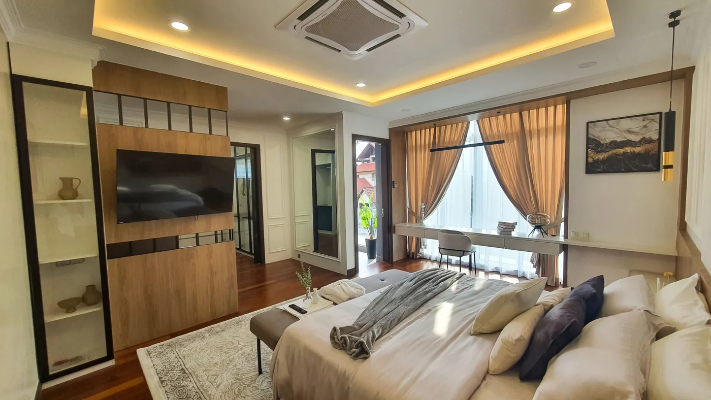 Master bedroom of the luxury bungalow for sale in TTDI